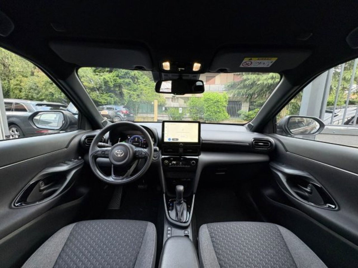 Toyota Yaris Cross 1.5h GR Sport Black Sky fwd 116cv e-cvt (7)