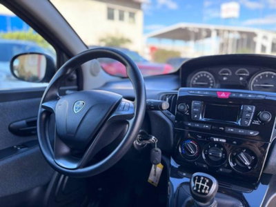 Lancia Ypsilon 1.0 FireFly 5 porte S&S Hybrid Ecochic Silver (11)