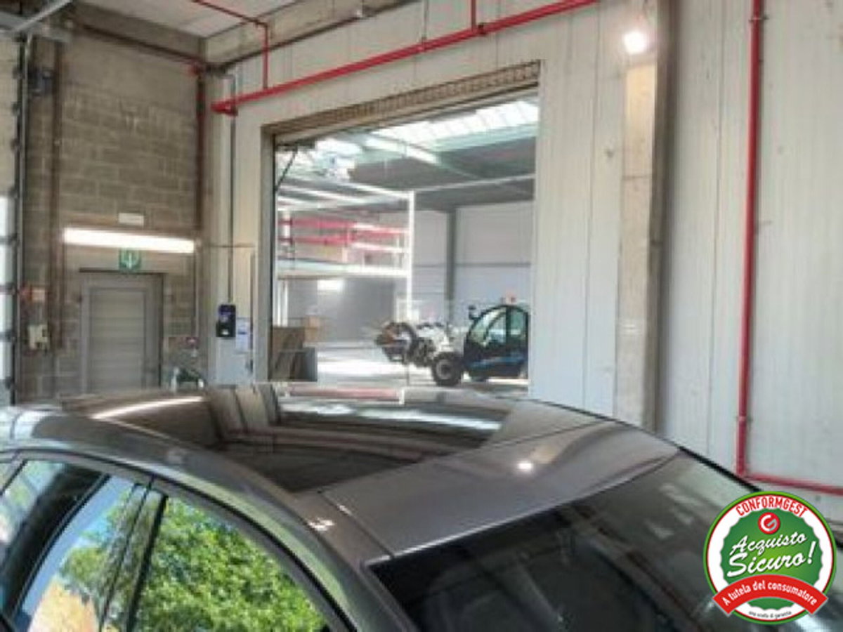Jaguar E-Pace 2.0D 150 CV R-Dynamic S (10)