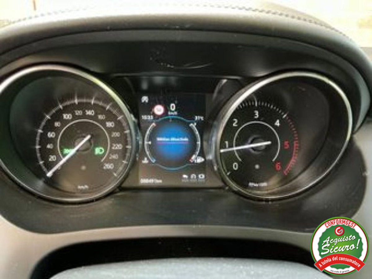 Jaguar E-Pace 2.0D 150 CV R-Dynamic S (7)