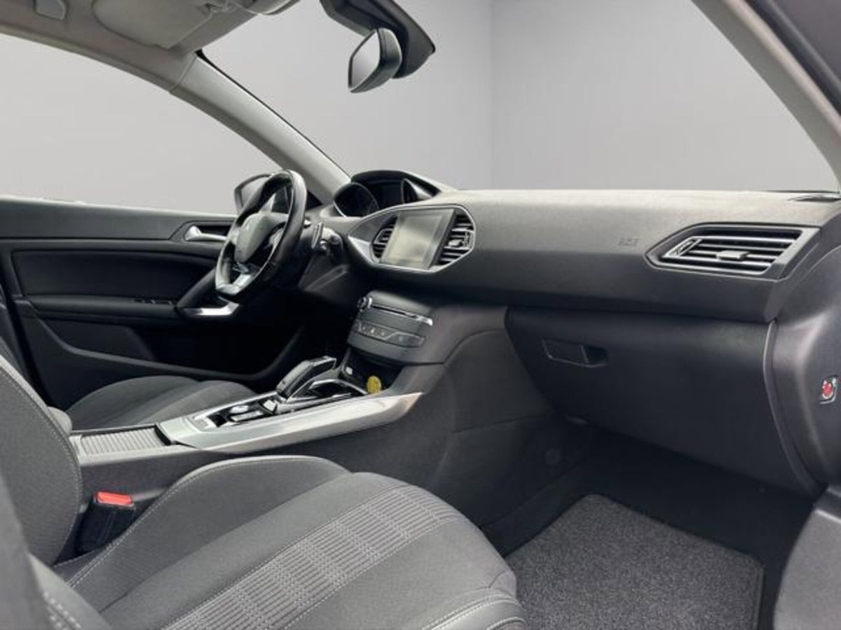 Peugeot 308 SW BlueHDi 130 S&S EAT8 GT Pack (18)