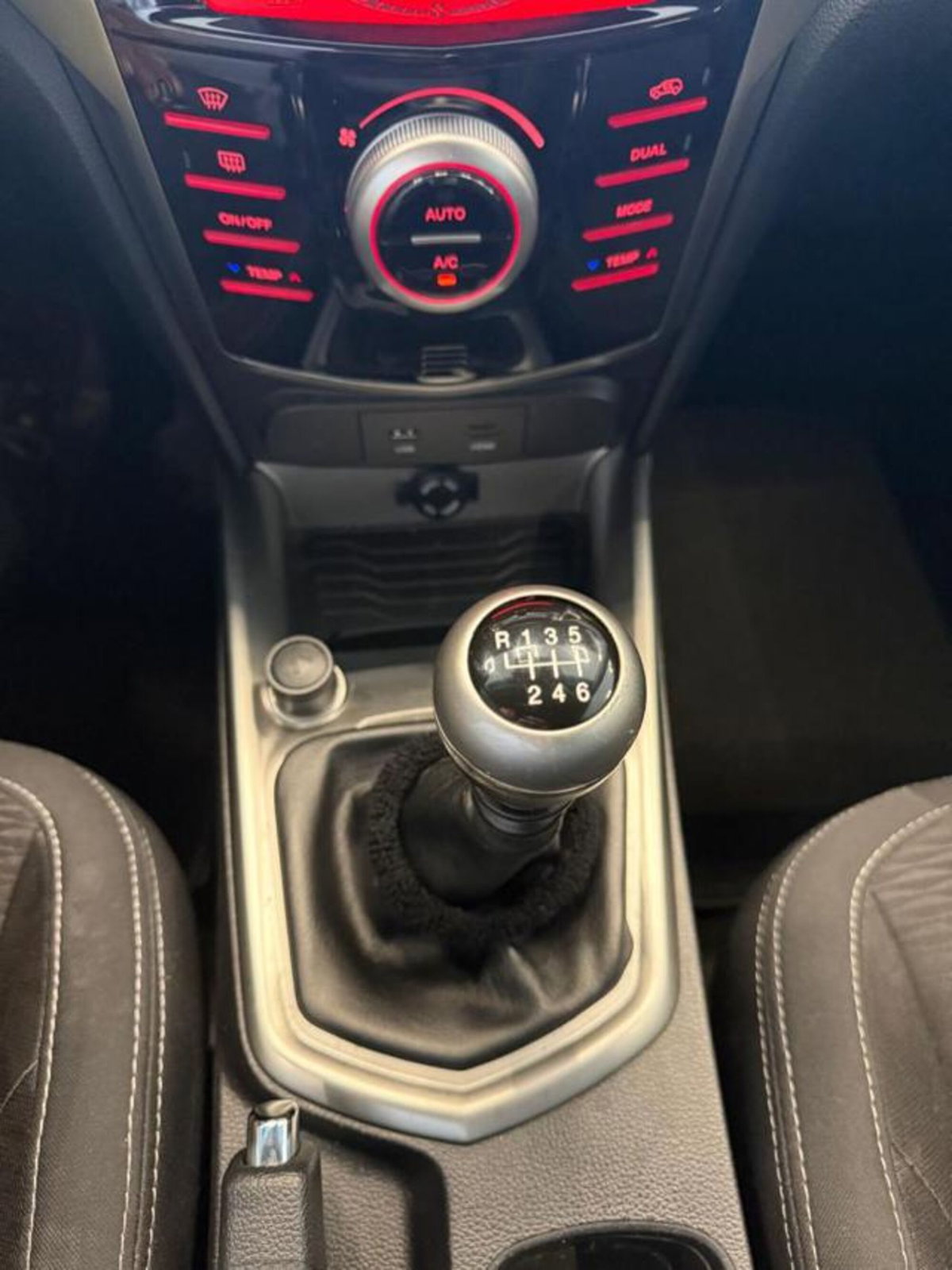 Ssangyong Tivoli 1.6 2WD Be Visual (16)