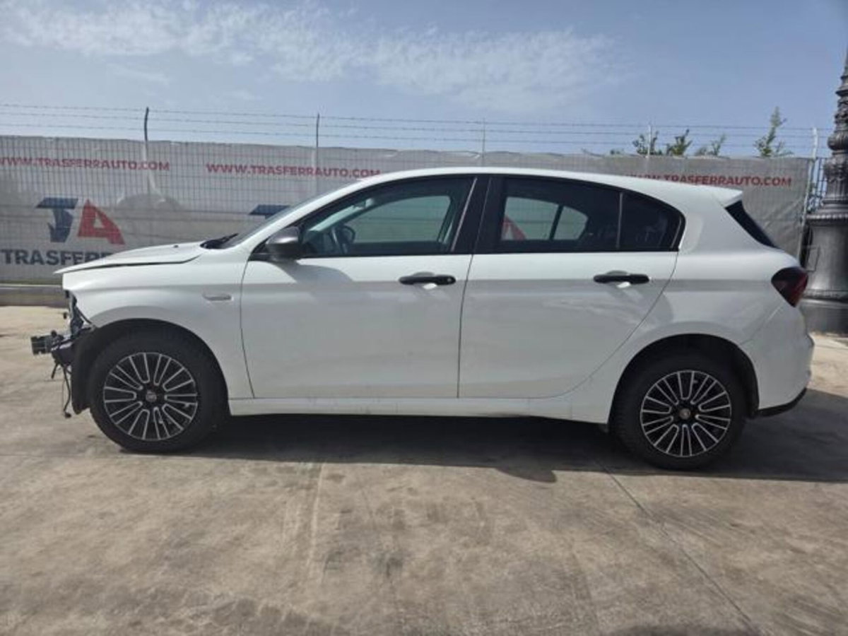 Fiat Tipo Tipo 5p 1.5 t4 hybrid Cross 130cv dct (2)