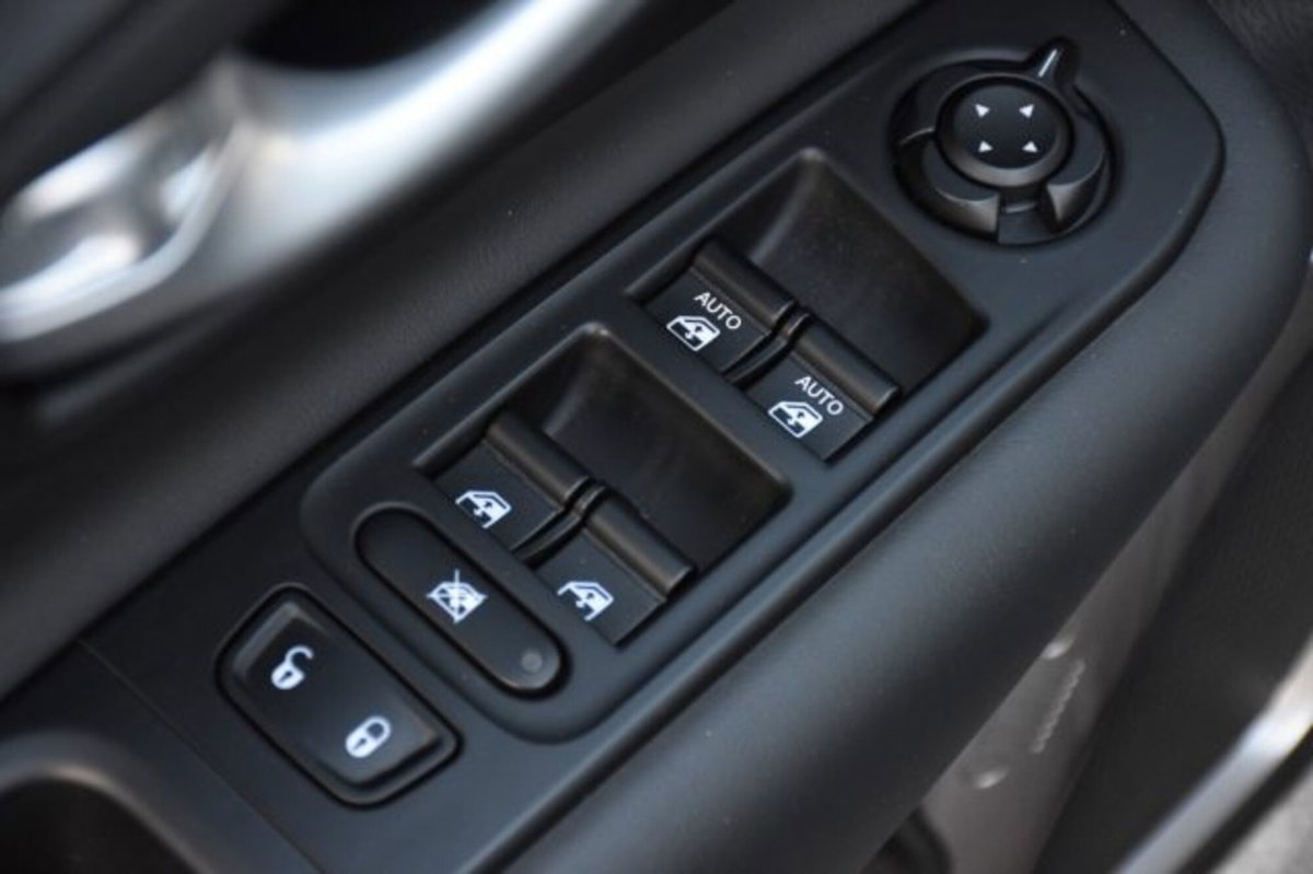Jeep Renegade 1.6 Mjt 130 CV Limited (17)