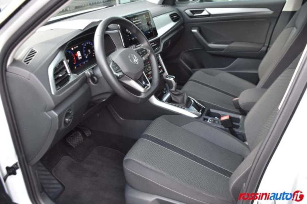 Volkswagen T-Roc 1.5 tsi Edition dsg (11)