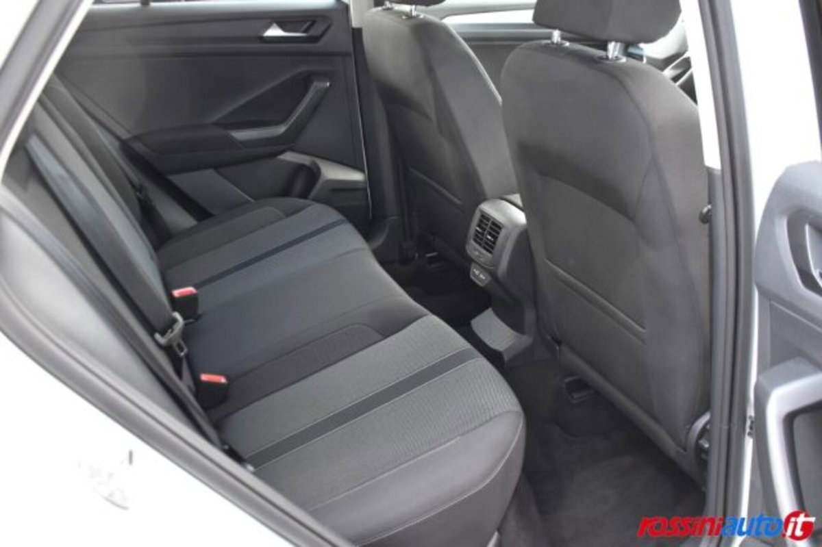 Volkswagen T-Roc 1.5 tsi Edition dsg (13)