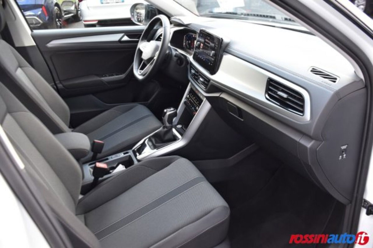 Volkswagen T-Roc 1.5 tsi Edition dsg (14)