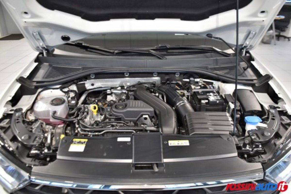 Volkswagen T-Roc 1.5 tsi Edition dsg (17)