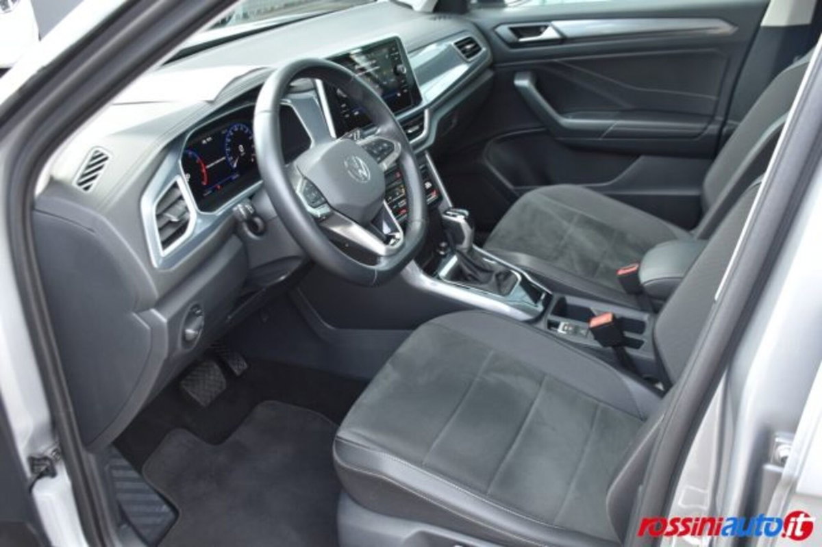 Volkswagen T-Roc 1.5 tsi Style dsg (11)