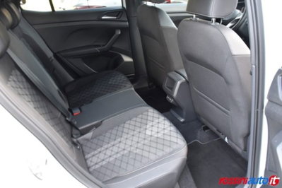 Volkswagen T-Cross 1.0 tsi R-Line 115cv (11)