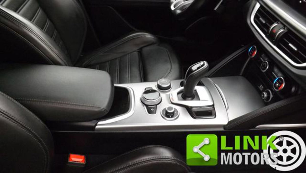 Alfa Romeo Stelvio Stelvio 2.2 Turbodiesel 210 CV AT8 Q4 Veloce (11)