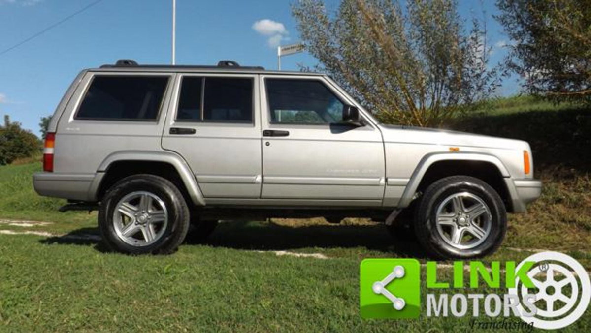Jeep Cherokee TD 5 porte Command-Trac Classic (3)