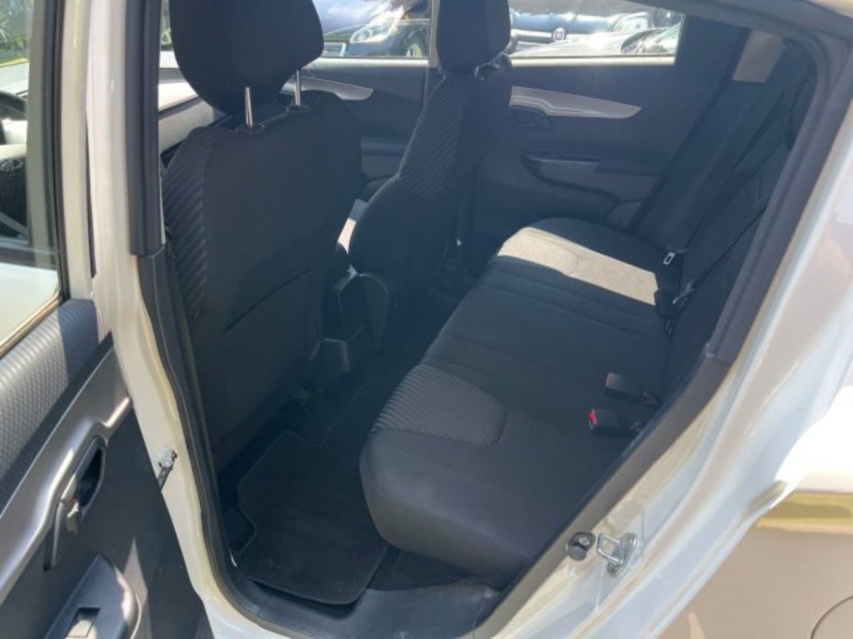 Mahindra KUV100 1.2 K8 m-bifuel (16)