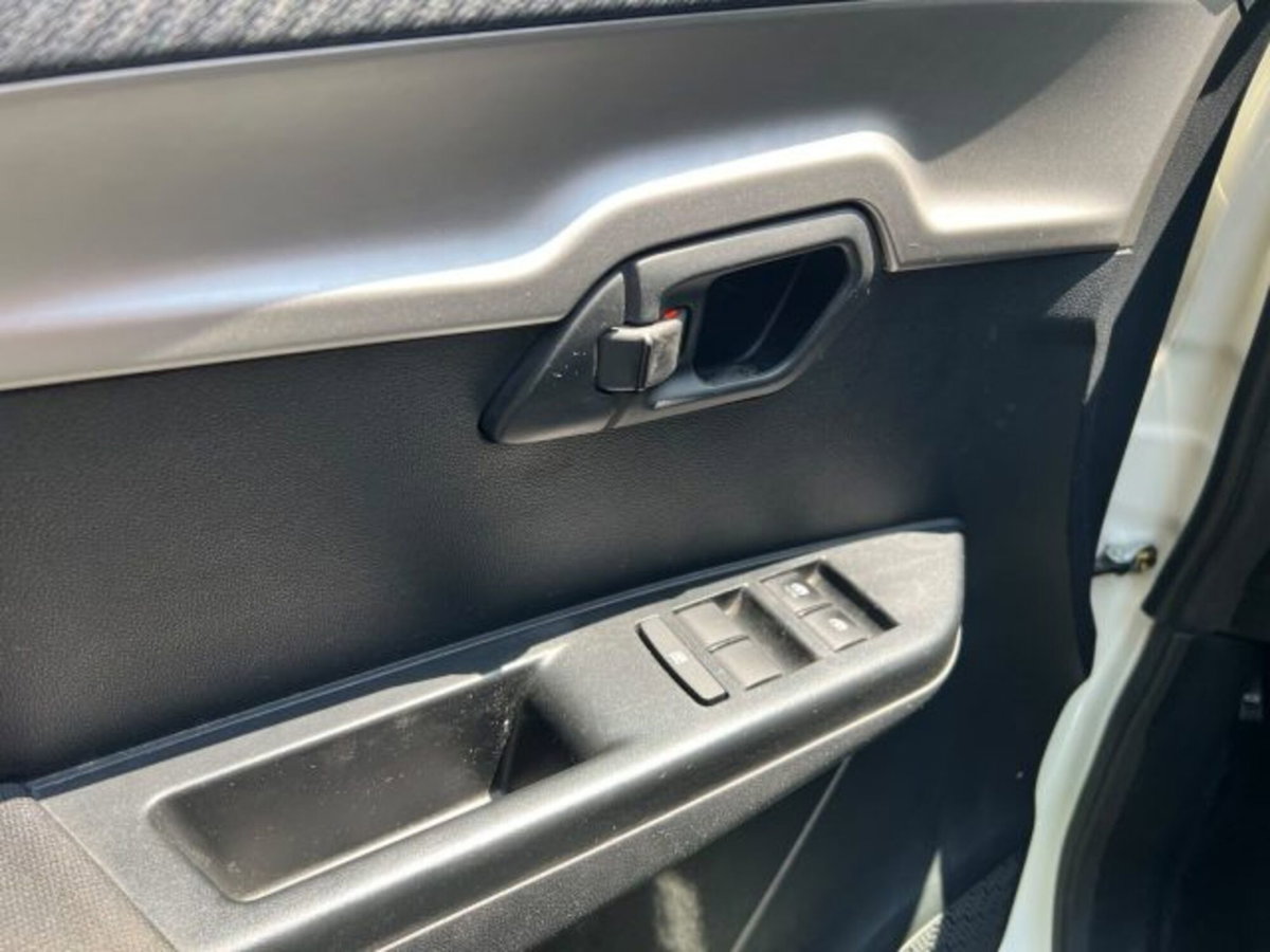 Mahindra KUV100 1.2 K8 m-bifuel (6)