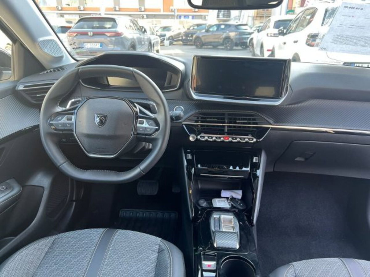 Peugeot 208 50 kWh Allure (9)