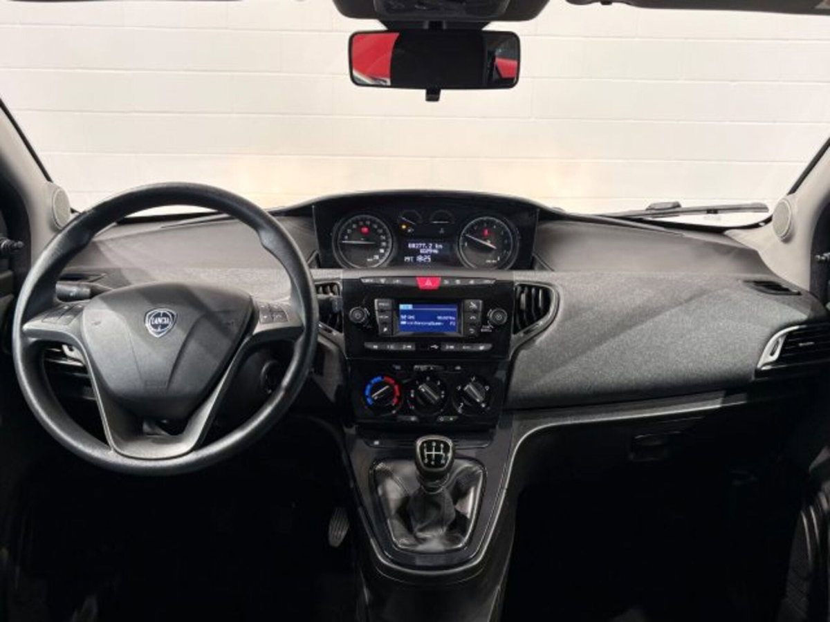 Lancia Ypsilon 1.2 69 CV 5 porte S&S Elefantino Blu (10)