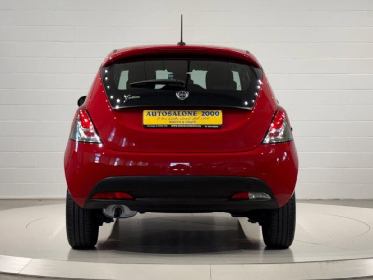 Lancia Ypsilon 1.2 69 CV 5 porte S&S Elefantino Blu (4)