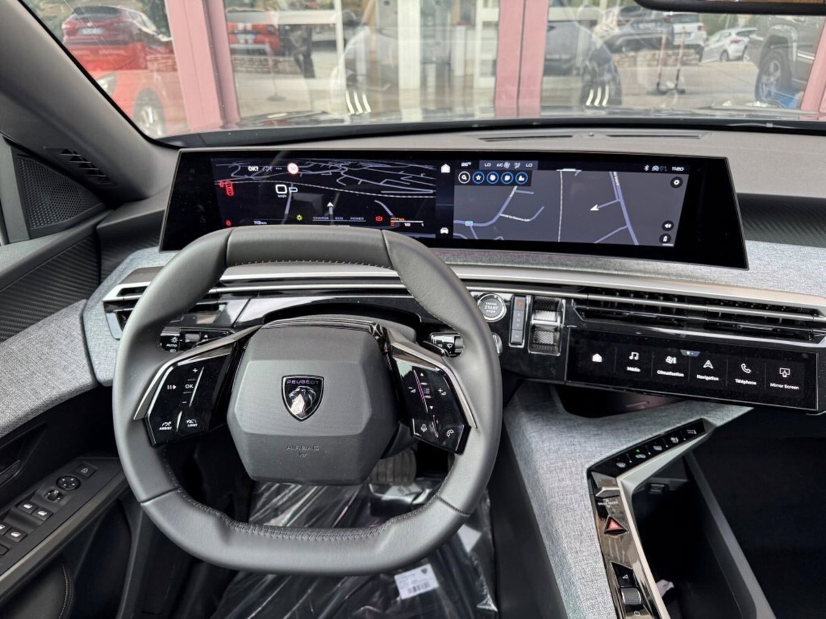 Peugeot 3008 1.2 hybrid Allure 145cv e-dcs6 (19)