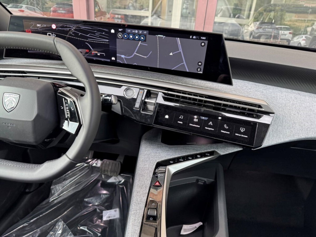 Peugeot 3008 1.2 hybrid Allure 145cv e-dcs6 (20)
