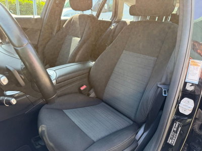 Mercedes-Benz Classe C Station Wagon 180 d Premium (7)