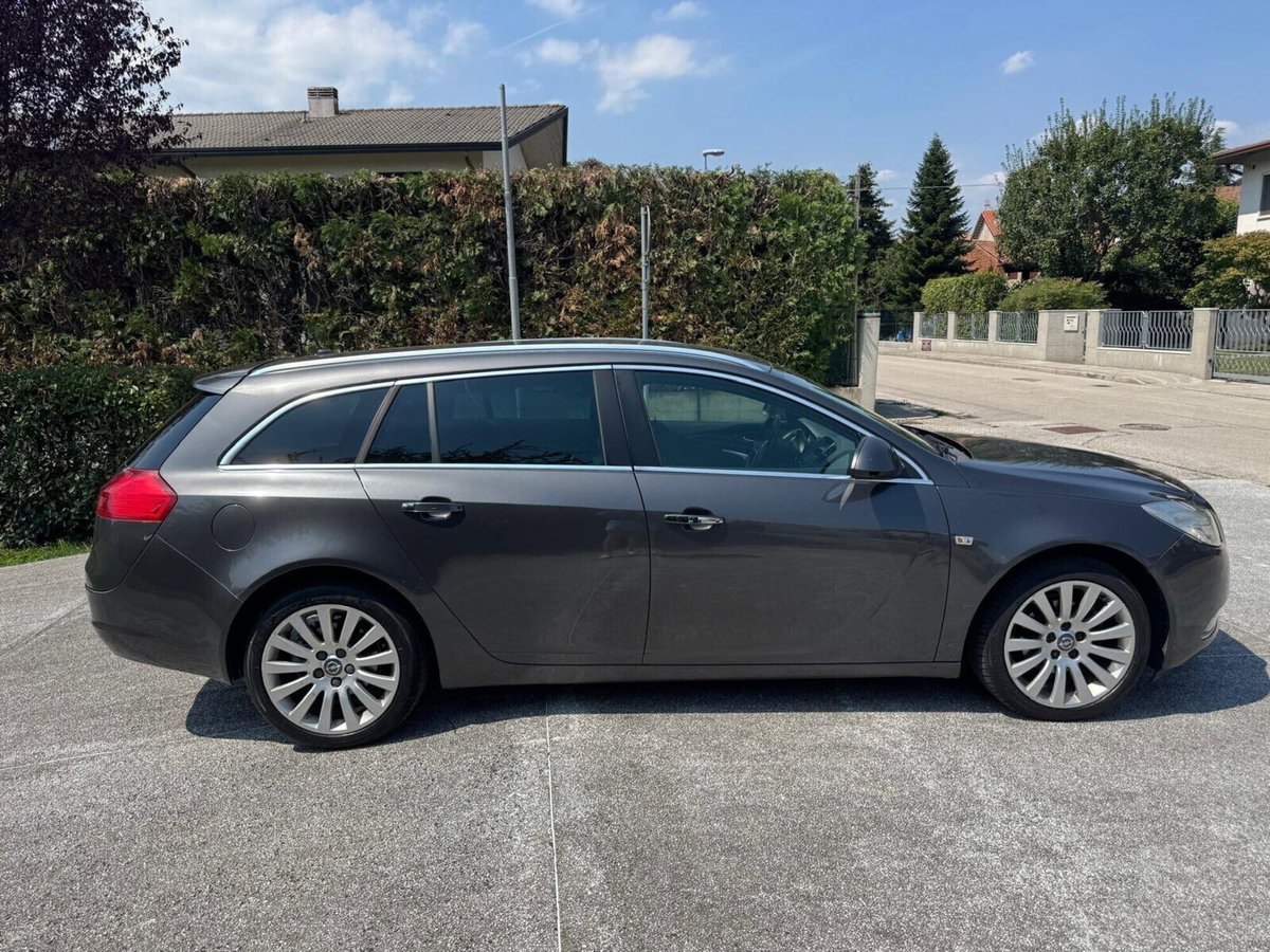 Opel Insignia Station Wagon CDTI Sports Cosmo (8)
