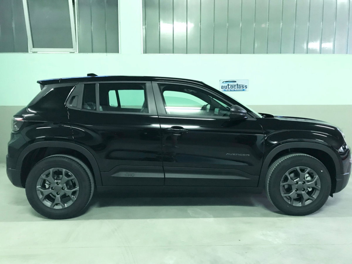 Jeep Avenger 1.2 turbo Summit fwd 100cv (4)