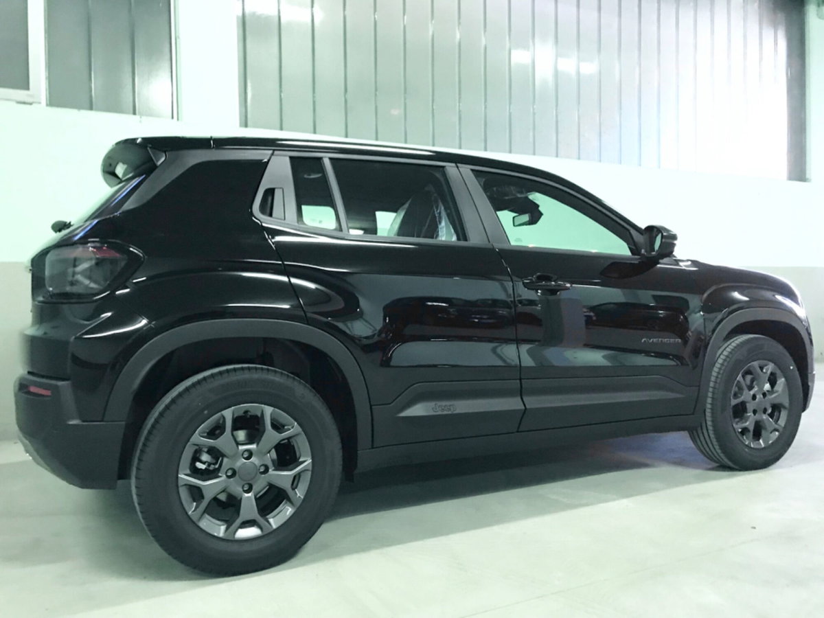 Jeep Avenger 1.2 turbo Summit fwd 100cv (5)
