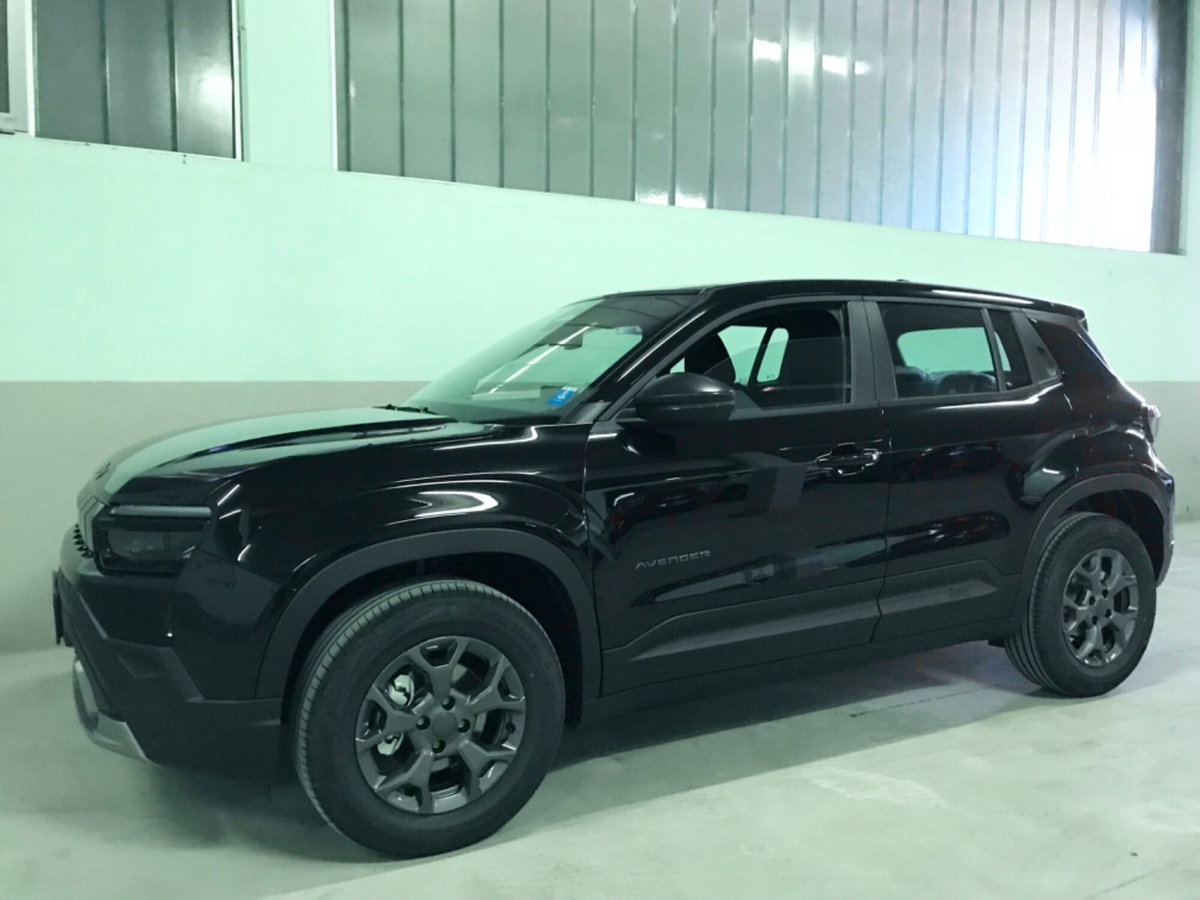 Jeep Avenger 1.2 turbo Summit fwd 100cv (6)