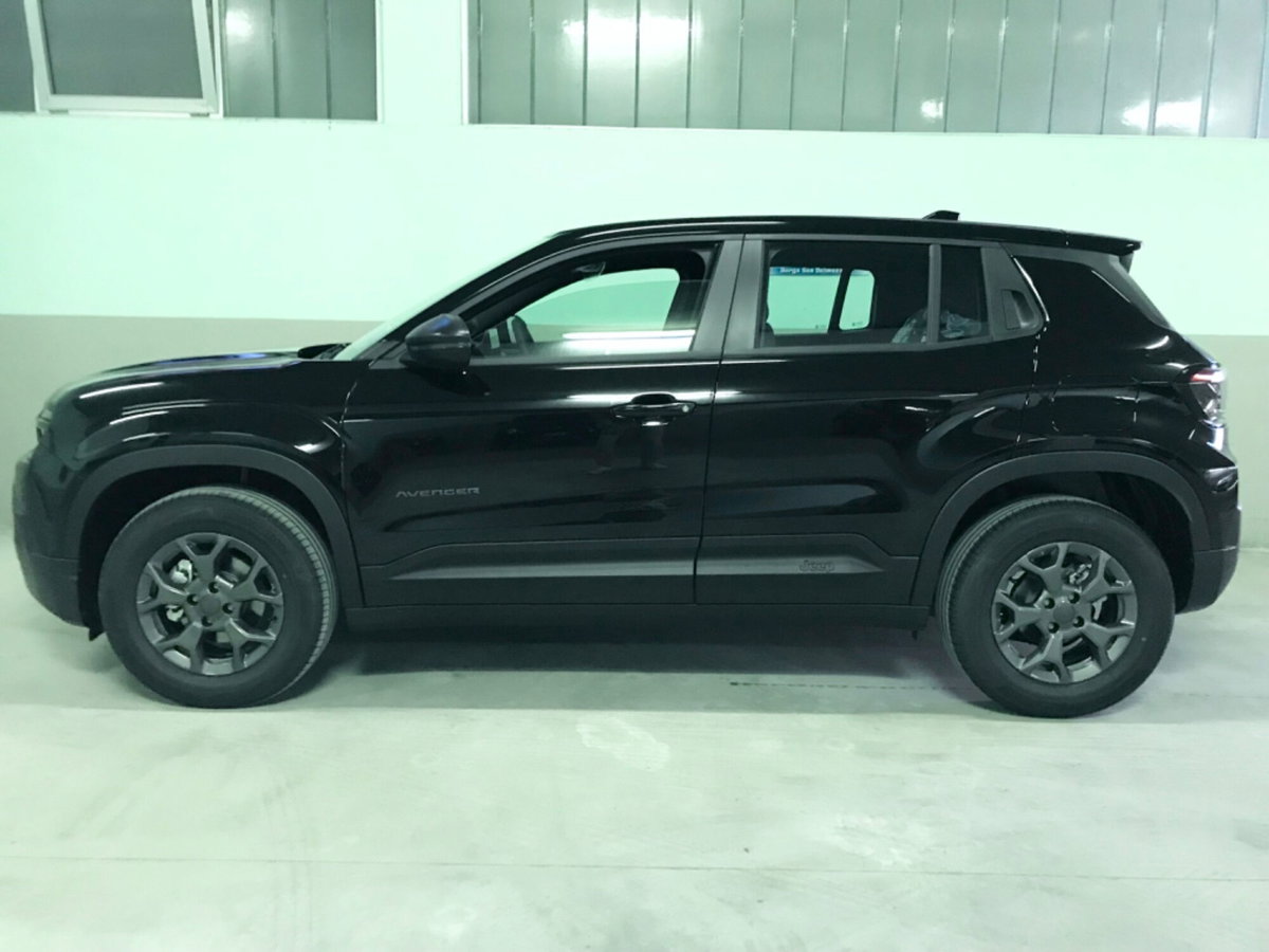 Jeep Avenger 1.2 turbo Summit fwd 100cv (7)