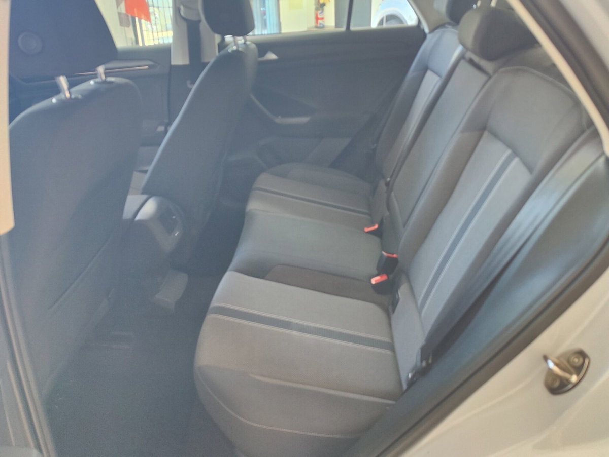 Volkswagen T-Roc 1.6 TDI SCR Advanced BlueMotion Technology (17)