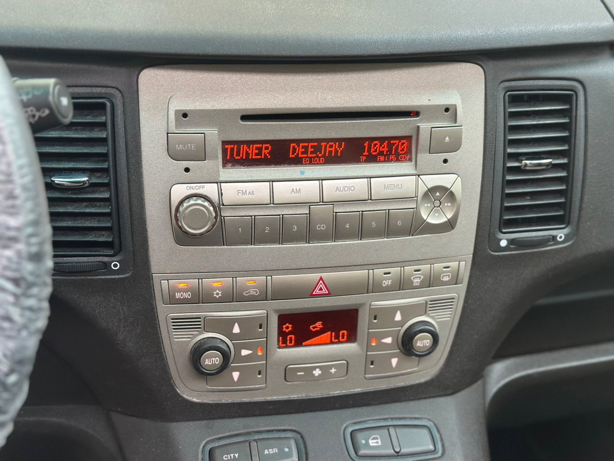 Lancia Musa 1.3 Multijet 16V 90 CV Oro (11)