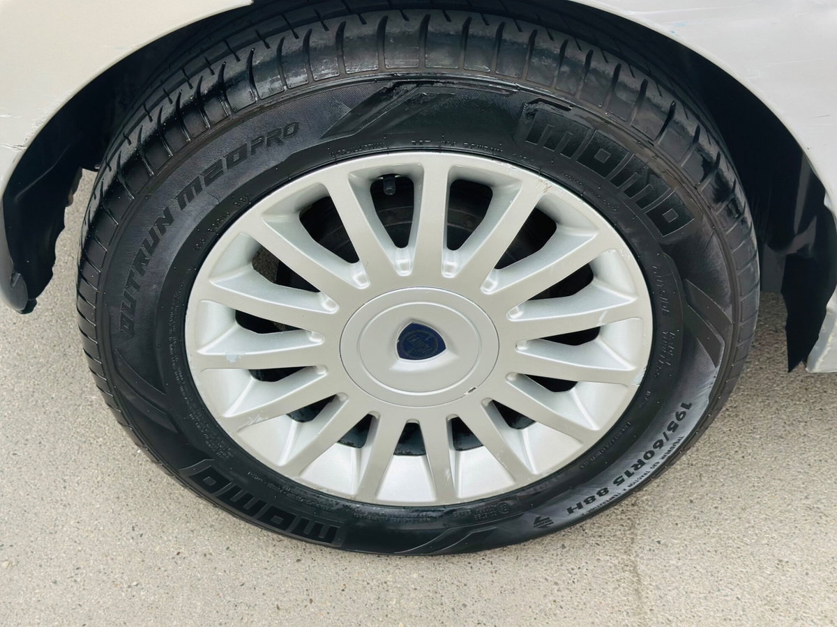 Lancia Musa 1.3 Multijet 16V 90 CV Oro (6)