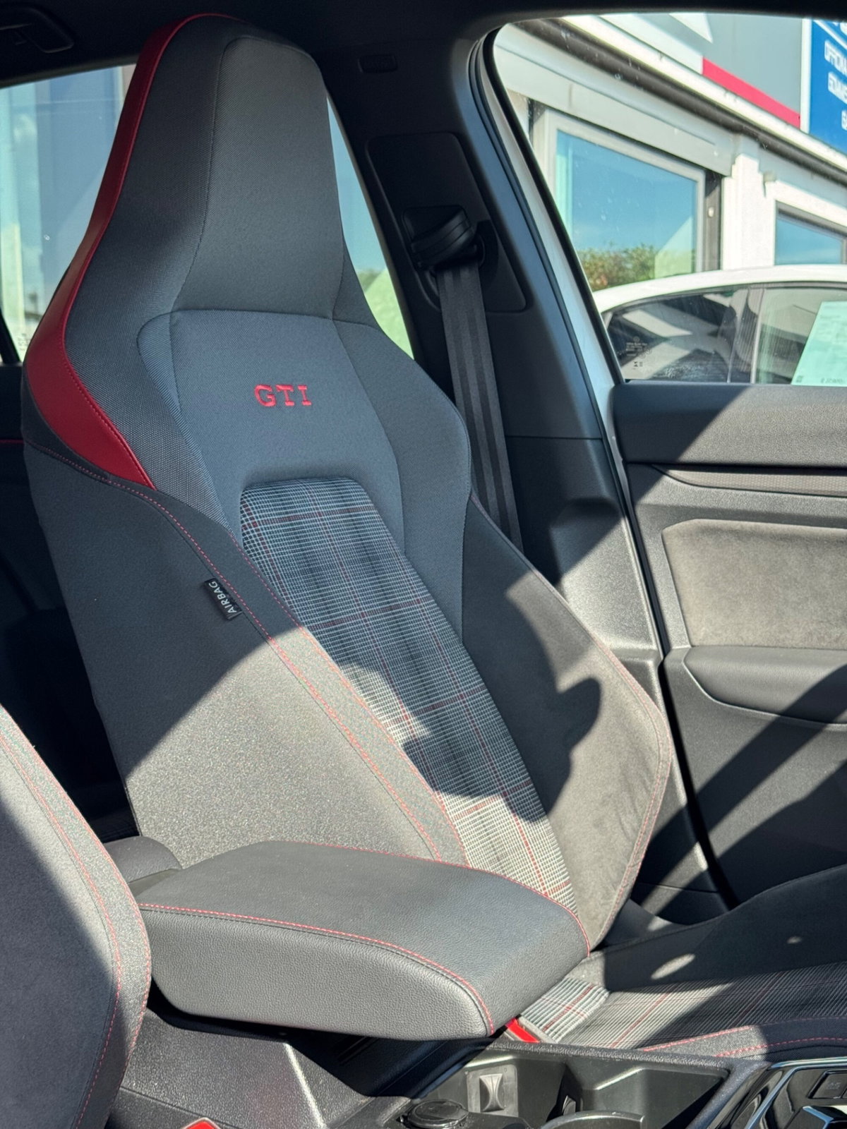 Volkswagen Golf 2.0 TSI GTI DSG (9)
