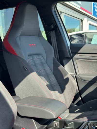 Volkswagen Golf 2.0 TSI GTI DSG (9)