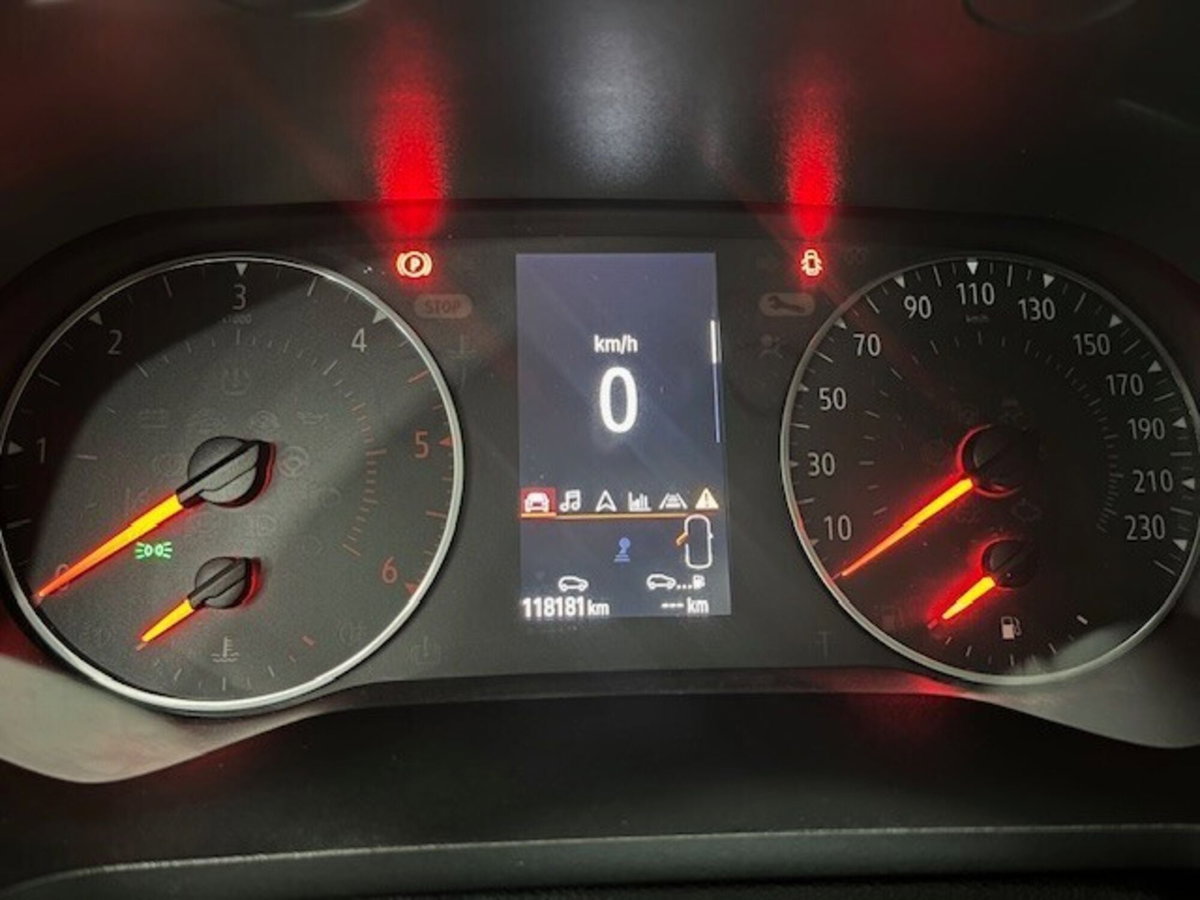 Renault Captur Blue dCi 95 CV Business (14)