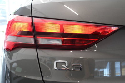 Audi Q3 2.0 TDI 150 CV quattro S tronic Business (6)