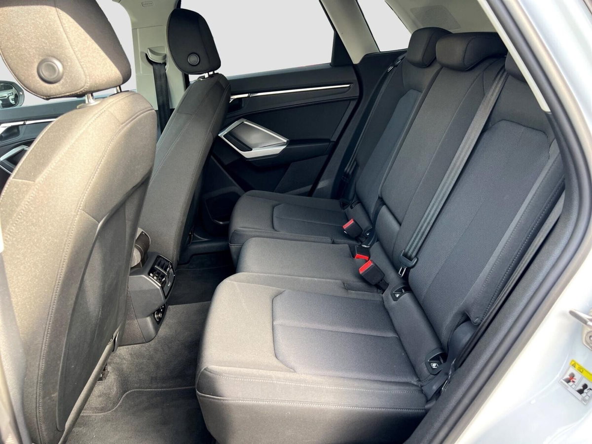 Audi Q3 35 TDI quattro S tronic Business (11)