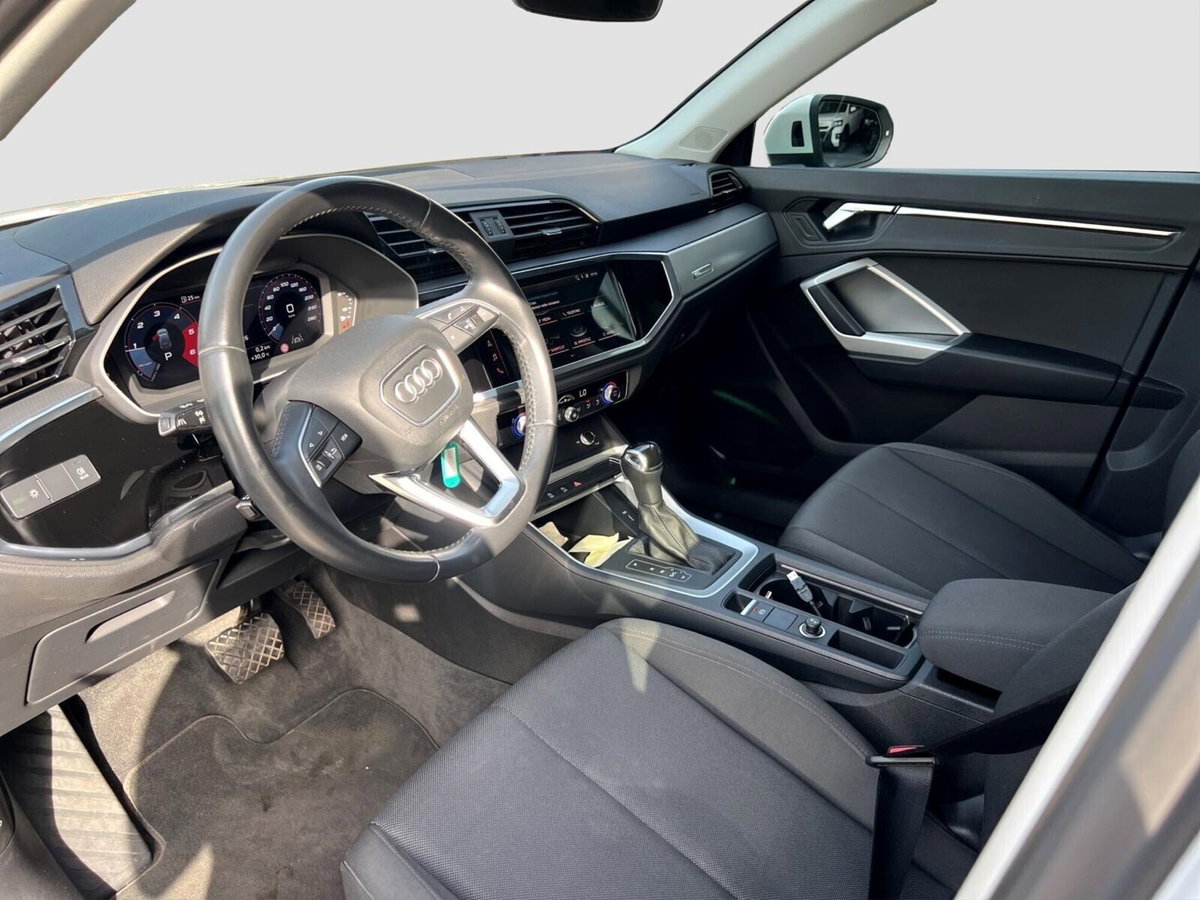 Audi Q3 35 TDI quattro S tronic Business (14)