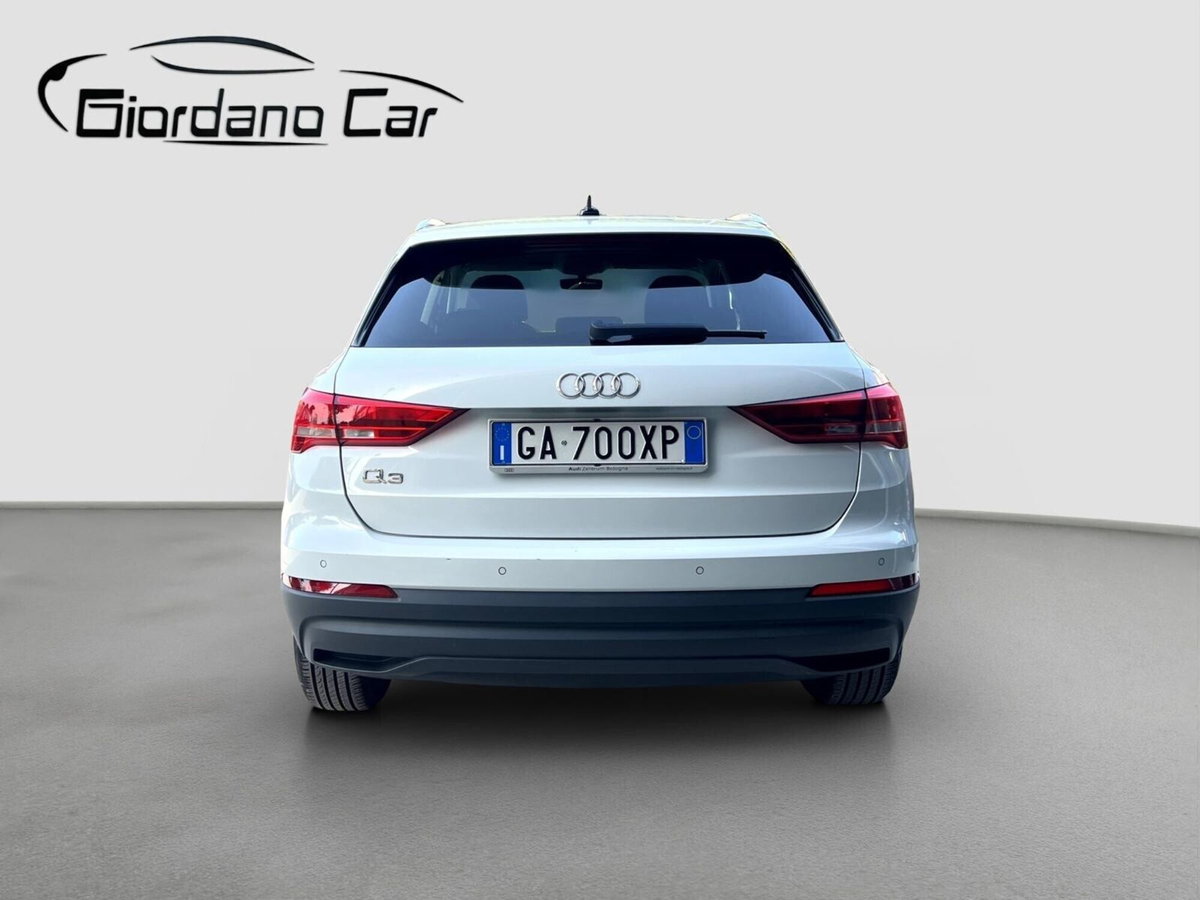 Audi Q3 35 TDI quattro S tronic Business (6)