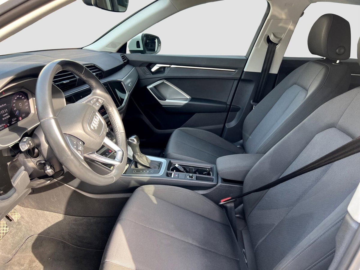 Audi Q3 35 TDI quattro S tronic Business (9)