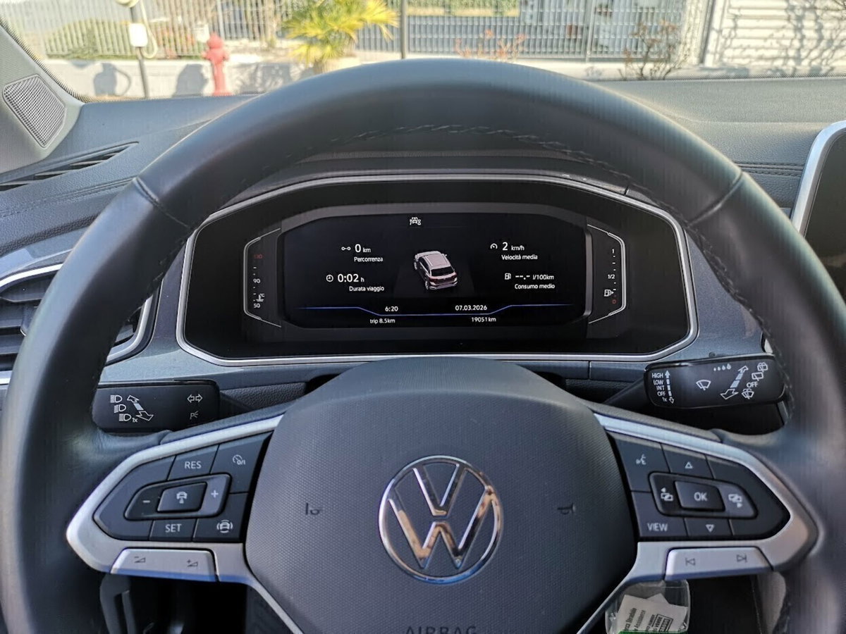 Volkswagen T-Roc 1.0 tsi Style 115cv (13)