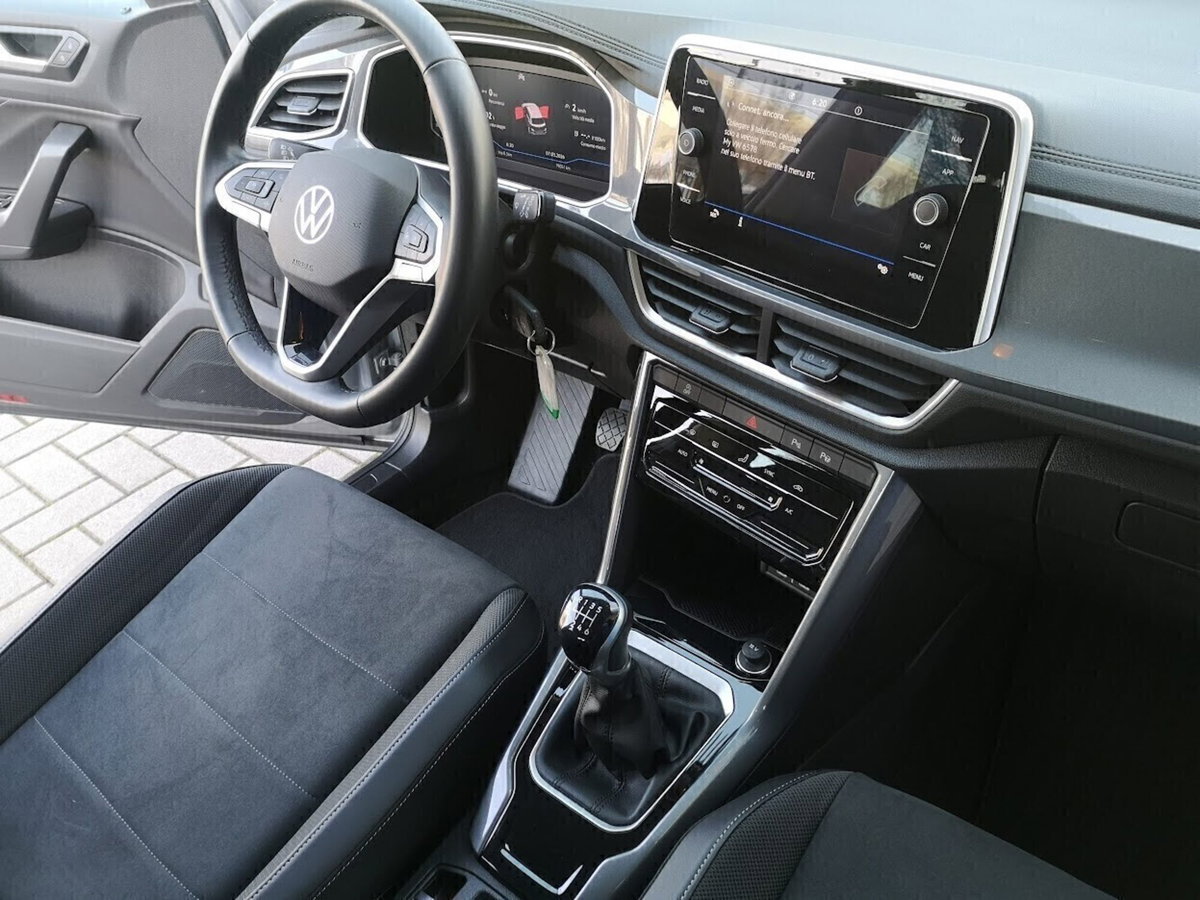 Volkswagen T-Roc 1.0 tsi Style 115cv (17)