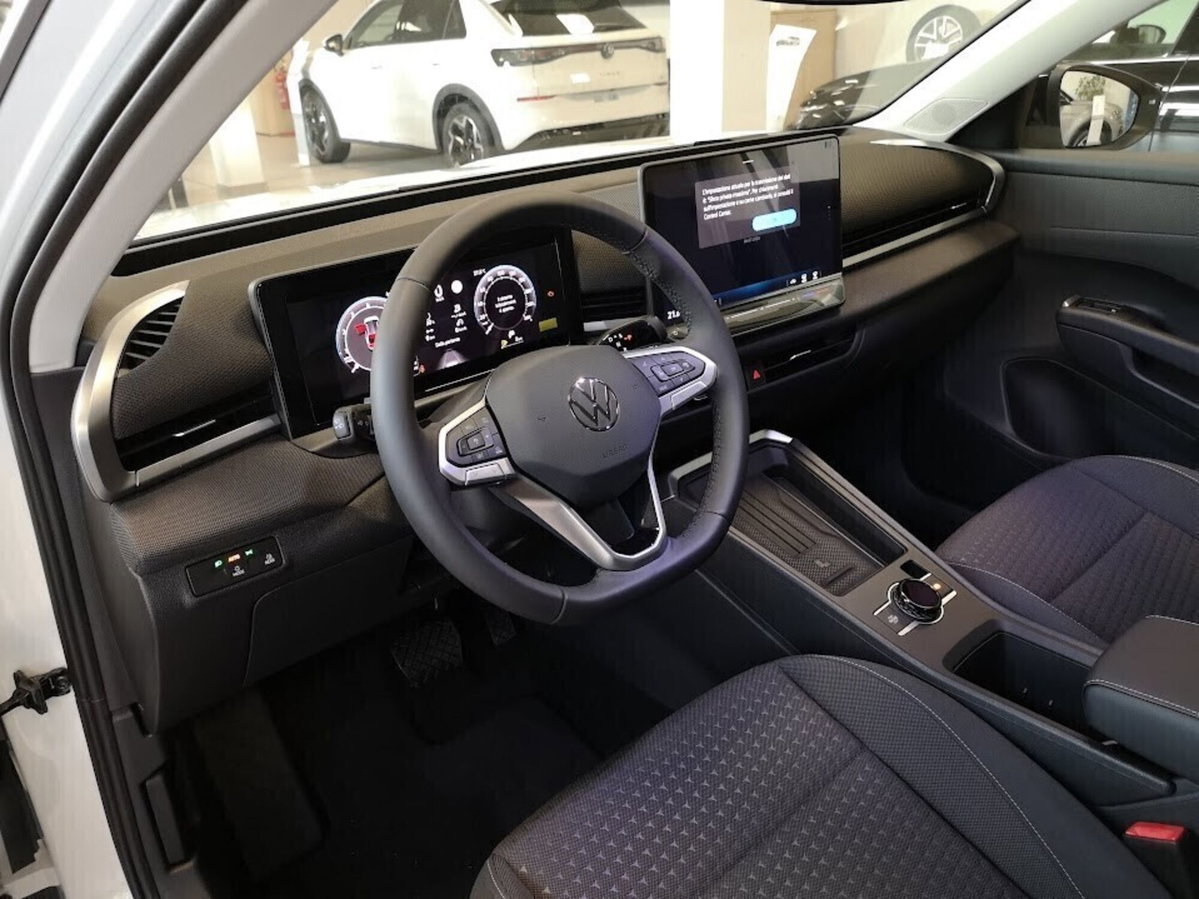 Volkswagen T-Roc 1.5 tsi Life dsg (9)