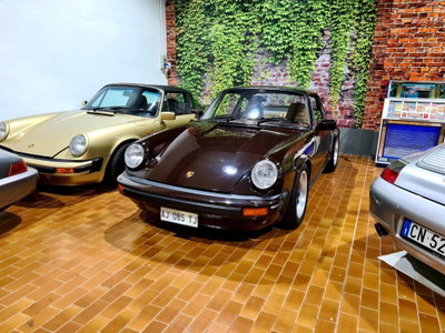 Porsche 911 Coupé Carrera 3.2 (16)