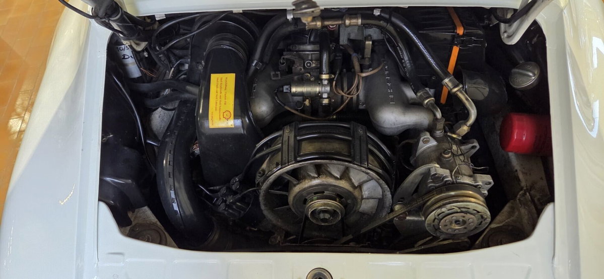 Porsche 911 Coupé Carrera 3.2 (8)