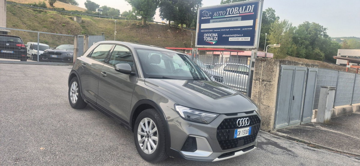 Audi A1 allstreet allstreet 30 TFSI Identity Contrast