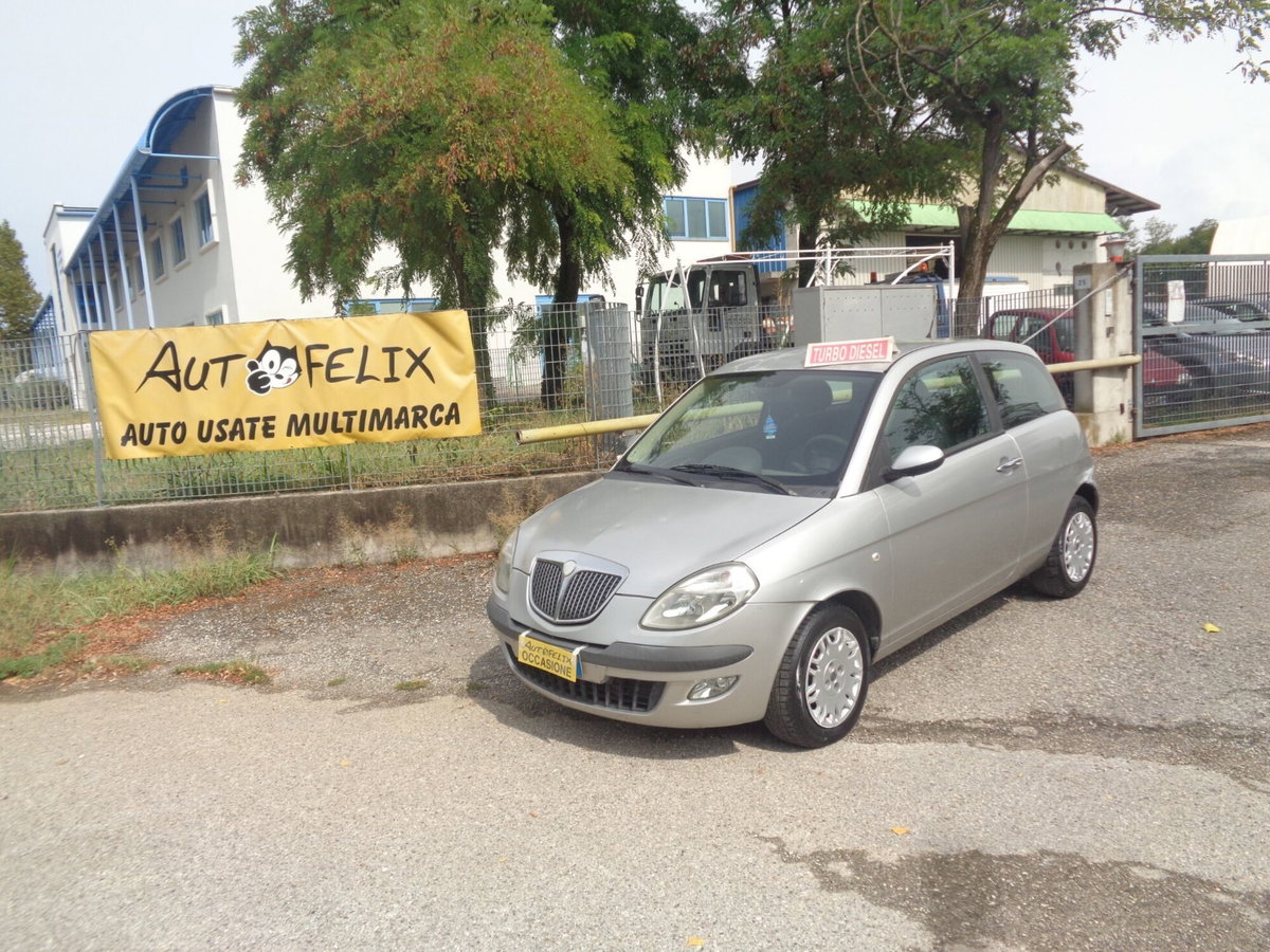 Lancia Ypsilon Multijet 16V Argento