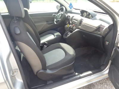 Lancia Ypsilon Multijet 16V Argento (9)