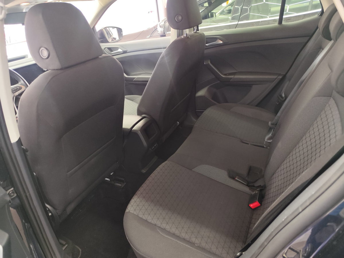 Volkswagen T-Cross 1.0 TSI 110 CV DSG Sport (8)