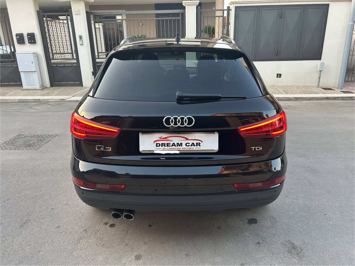 Audi Q3 2.0 TDI 120 CV Sport (11)